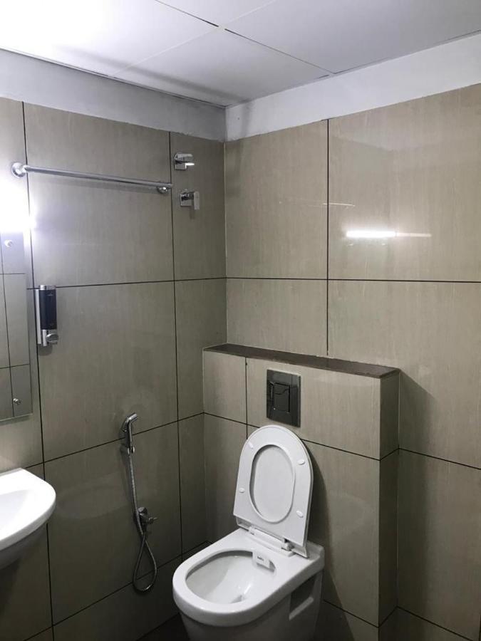 Empire Grande Suites Kochi Exterior foto